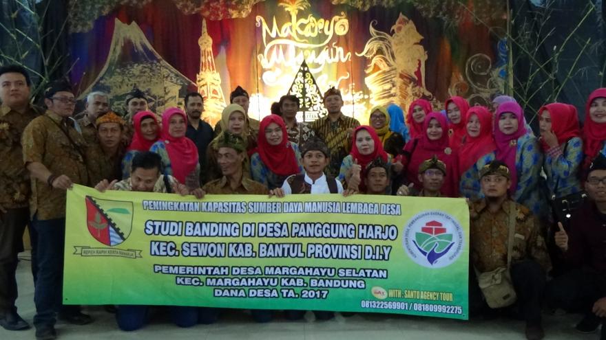 Studi Banding ke Desa Panggungharjo Kec. Bantul - Yogyakarta